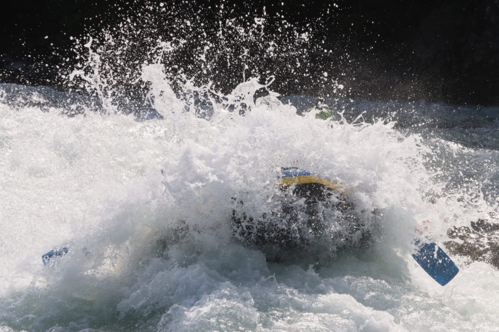 Rapides du Guil sur un parcours de rafting sportif dans le Queyras